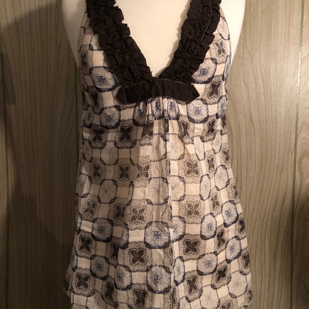 Plunge neck (sexy!) Max Studio super lightweight summer sleeveless print blouse